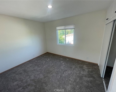 215 11th Street - Photo Thumbnail 7