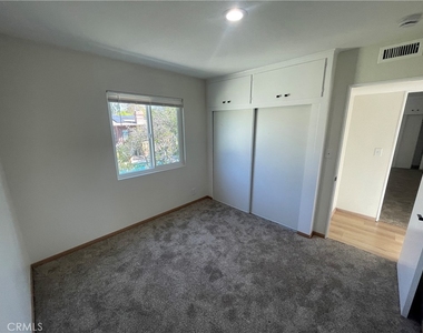 215 11th Street - Photo Thumbnail 11