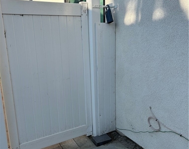 1611 N Niagara - Photo Thumbnail 15