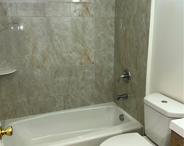 1611 N Niagara - Photo Thumbnail 11