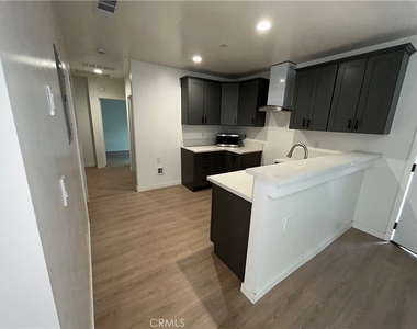 1611 N Niagara - Photo Thumbnail 19