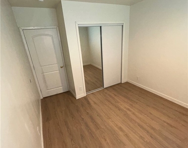 1611 N Niagara - Photo Thumbnail 3