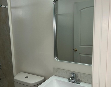 1611 N Niagara - Photo Thumbnail 12