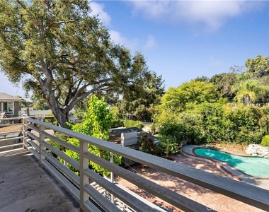 1011 Rodeo Road - Photo Thumbnail 38