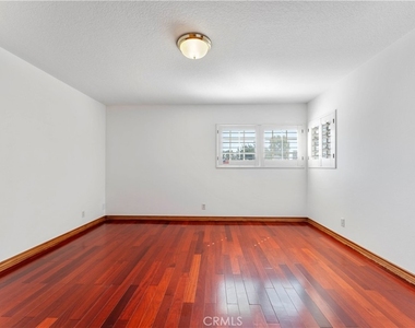 1011 Rodeo Road - Photo Thumbnail 33