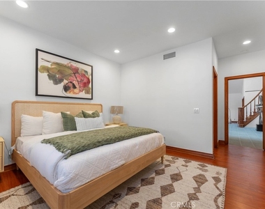 1011 Rodeo Road - Photo Thumbnail 20
