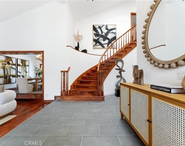 1011 Rodeo Road - Photo Thumbnail 2