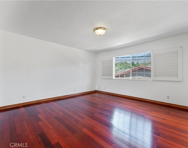 1011 Rodeo Road - Photo Thumbnail 30