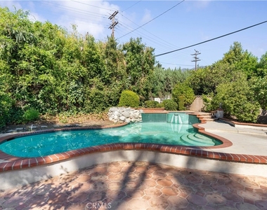 1011 Rodeo Road - Photo Thumbnail 41