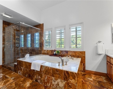 1011 Rodeo Road - Photo Thumbnail 27