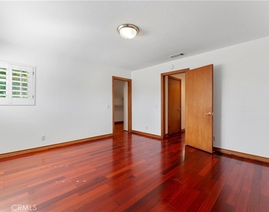 1011 Rodeo Road - Photo Thumbnail 31