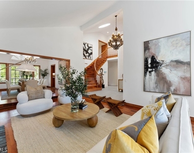 1011 Rodeo Road - Photo Thumbnail 7
