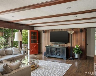 6354 N Charlotte Avenue - Photo Thumbnail 18