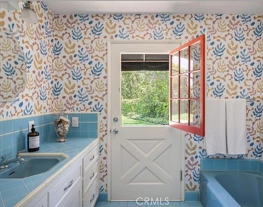 6354 N Charlotte Avenue - Photo Thumbnail 36