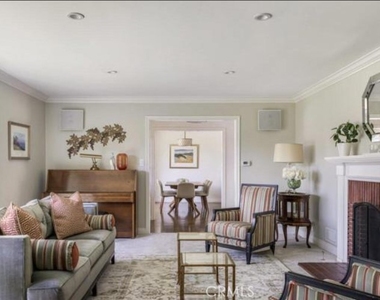 6354 N Charlotte Avenue - Photo Thumbnail 15