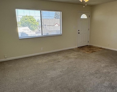 416 Grove Way - Photo Thumbnail 1