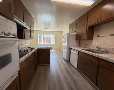1420 Primrose Way - Photo Thumbnail 1