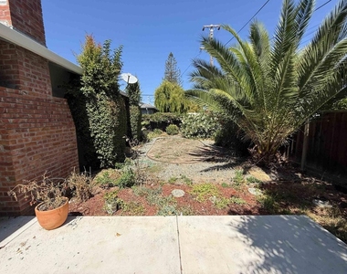 1420 Primrose Way - Photo Thumbnail 15