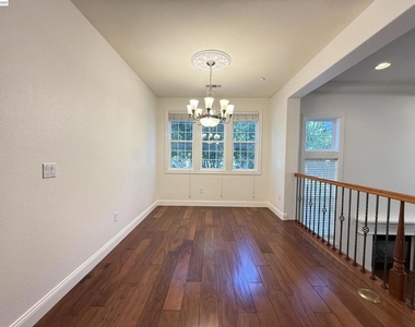 3687 Whitworth Dr - Photo Thumbnail 6