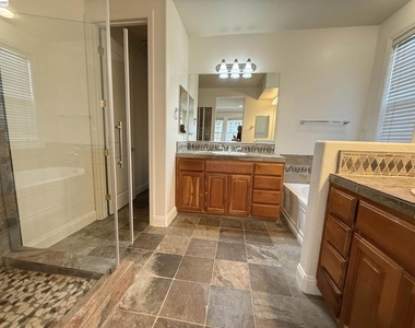 3687 Whitworth Dr - Photo Thumbnail 19