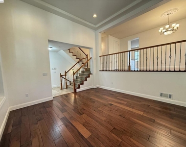 3687 Whitworth Dr - Photo Thumbnail 5