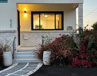 620 Kentucky St - Photo Thumbnail 3