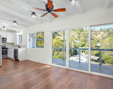 8559 Brier Drive - Photo Thumbnail 7