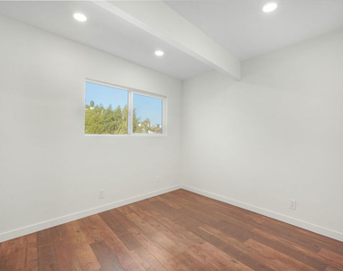 8559 Brier Drive - Photo Thumbnail 15