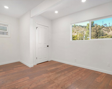 8559 Brier Drive - Photo Thumbnail 14