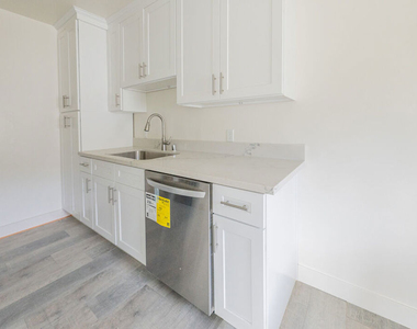 10043 Haines Canyon Avenue - Photo Thumbnail 4