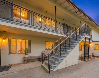 10043 Haines Canyon Avenue - Photo Thumbnail 1