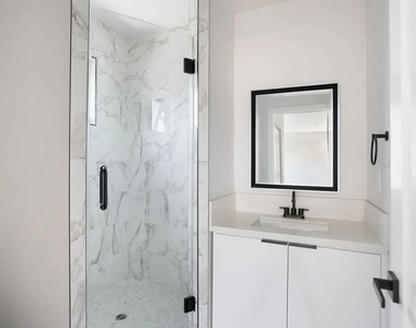 1726 Menlo Avenue - Photo Thumbnail 6