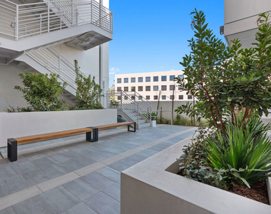 160 Chestnut Street - Photo Thumbnail 14
