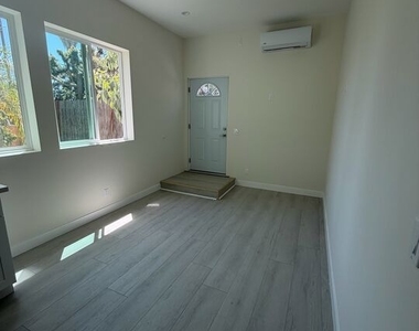 10399 Rubio Avenue - Photo Thumbnail 2