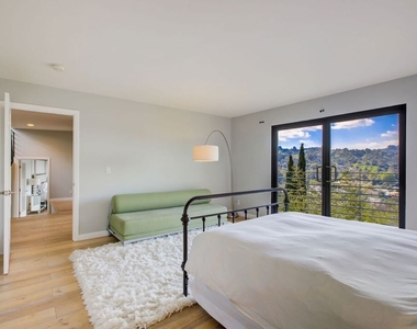 3223 Tareco Drive - Photo Thumbnail 31