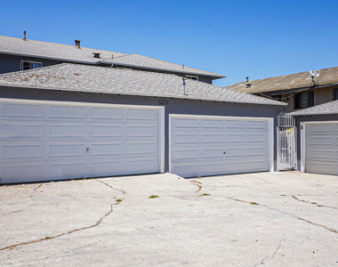 4030 Abourne Road - Photo Thumbnail 22