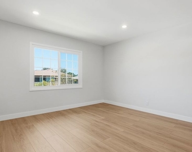4030 Abourne Road - Photo Thumbnail 11