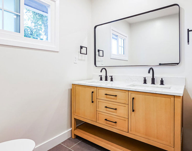 4030 Abourne Road - Photo Thumbnail 15