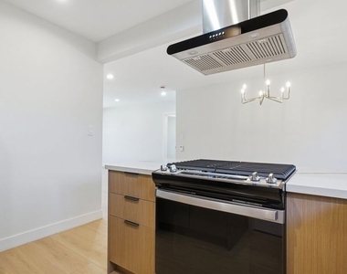 4030 Abourne Road - Photo Thumbnail 9