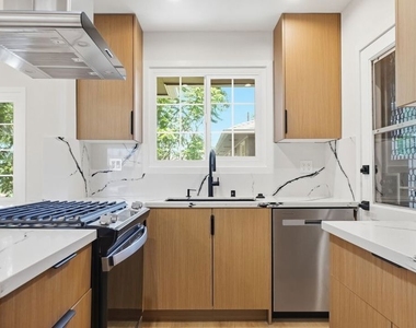 4030 Abourne Road - Photo Thumbnail 8