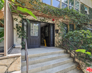 1520 N Hayworth Avenue - Photo Thumbnail 21