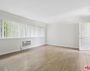 1520 N Hayworth Avenue - Photo Thumbnail 4