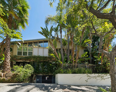 1520 N Hayworth Avenue - Photo Thumbnail 22