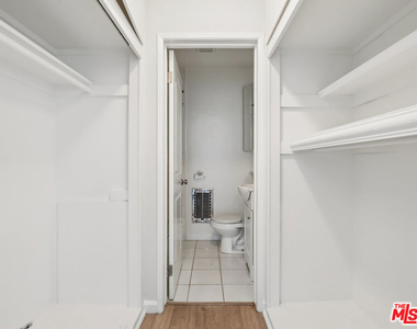 1520 N Hayworth Avenue - Photo Thumbnail 8