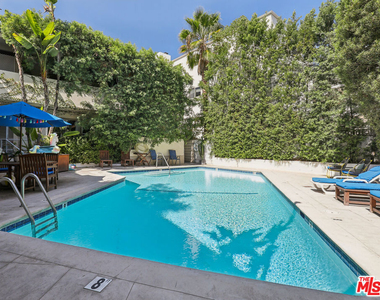 1520 N Hayworth Avenue - Photo Thumbnail 16
