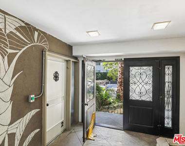 1520 N Hayworth Avenue - Photo Thumbnail 20
