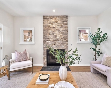916 S Victoria Avenue - Photo Thumbnail 14