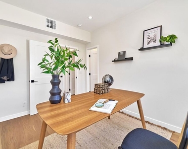 916 S Victoria Avenue - Photo Thumbnail 28