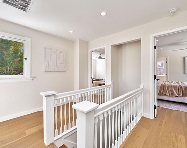 916 S Victoria Avenue - Photo Thumbnail 37