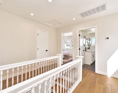 916 S Victoria Avenue - Photo Thumbnail 39